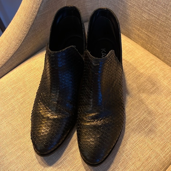 Kaanas black alligator booties size 8 - Picture 2 of 7